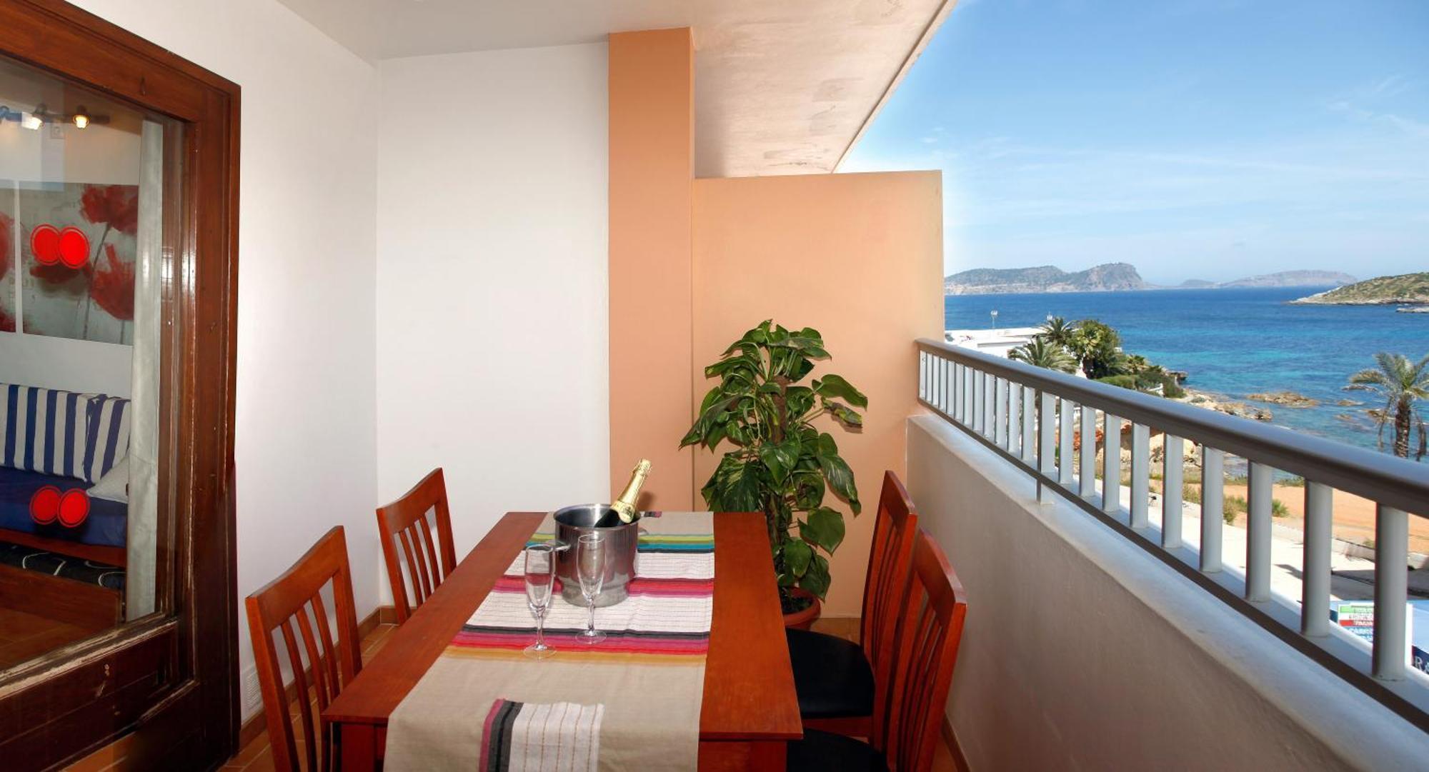 Typic Sandic Apartments Es Cana 外观 照片