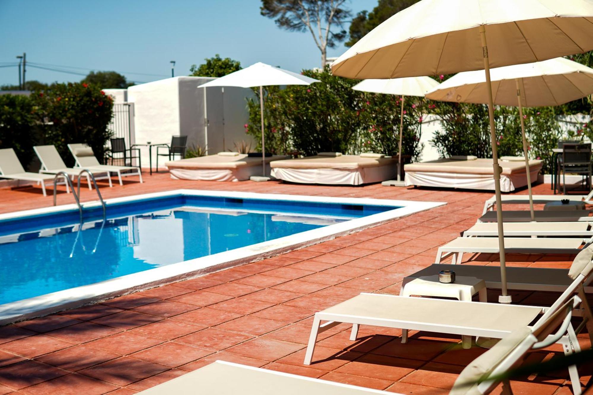 Typic Sandic Apartments Es Cana 外观 照片