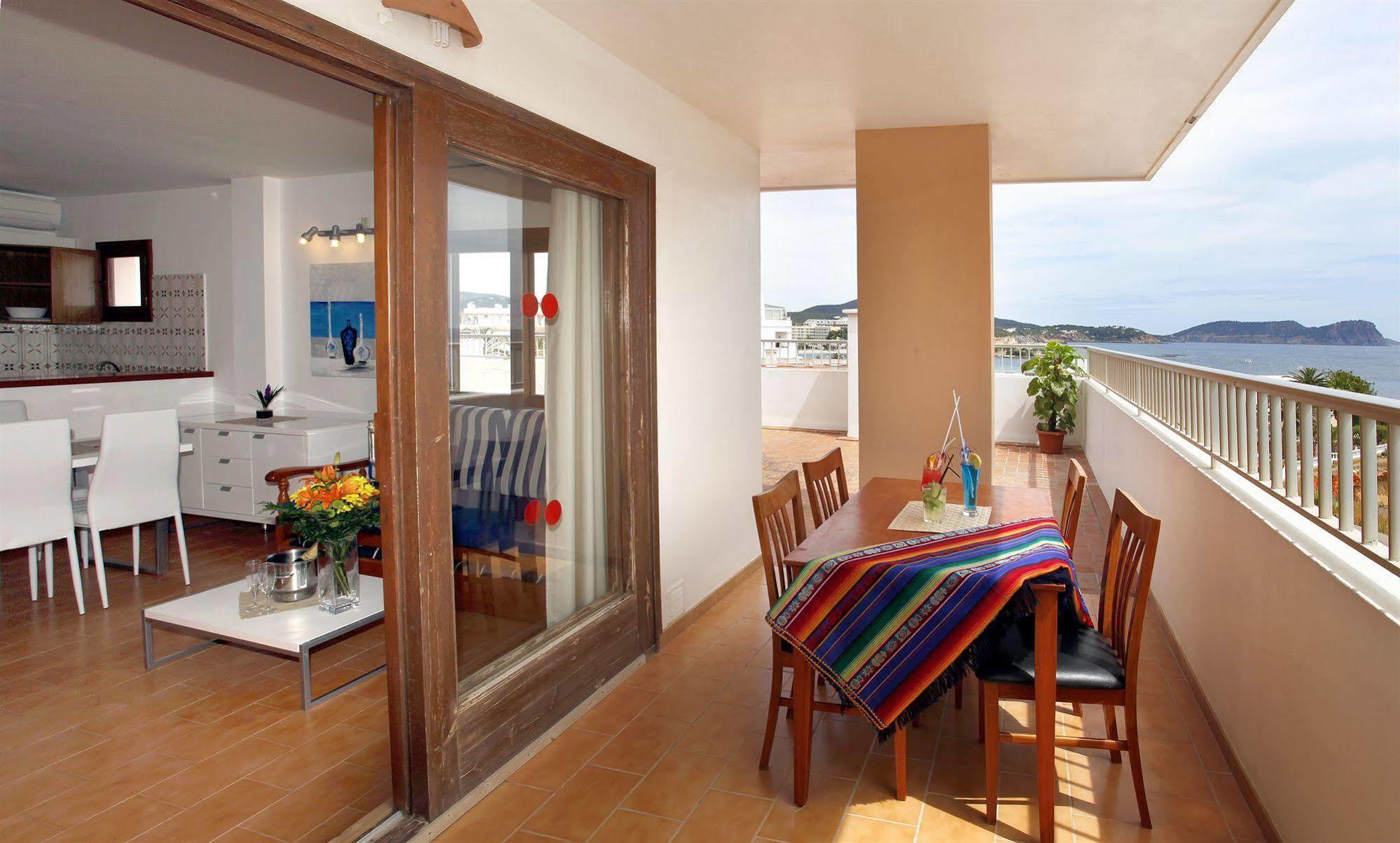 Typic Sandic Apartments Es Cana 外观 照片